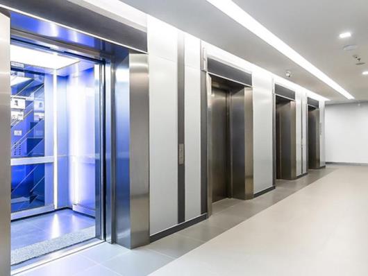 اهمیت ابعاد استاندارد کابین آسانسور در قیمت